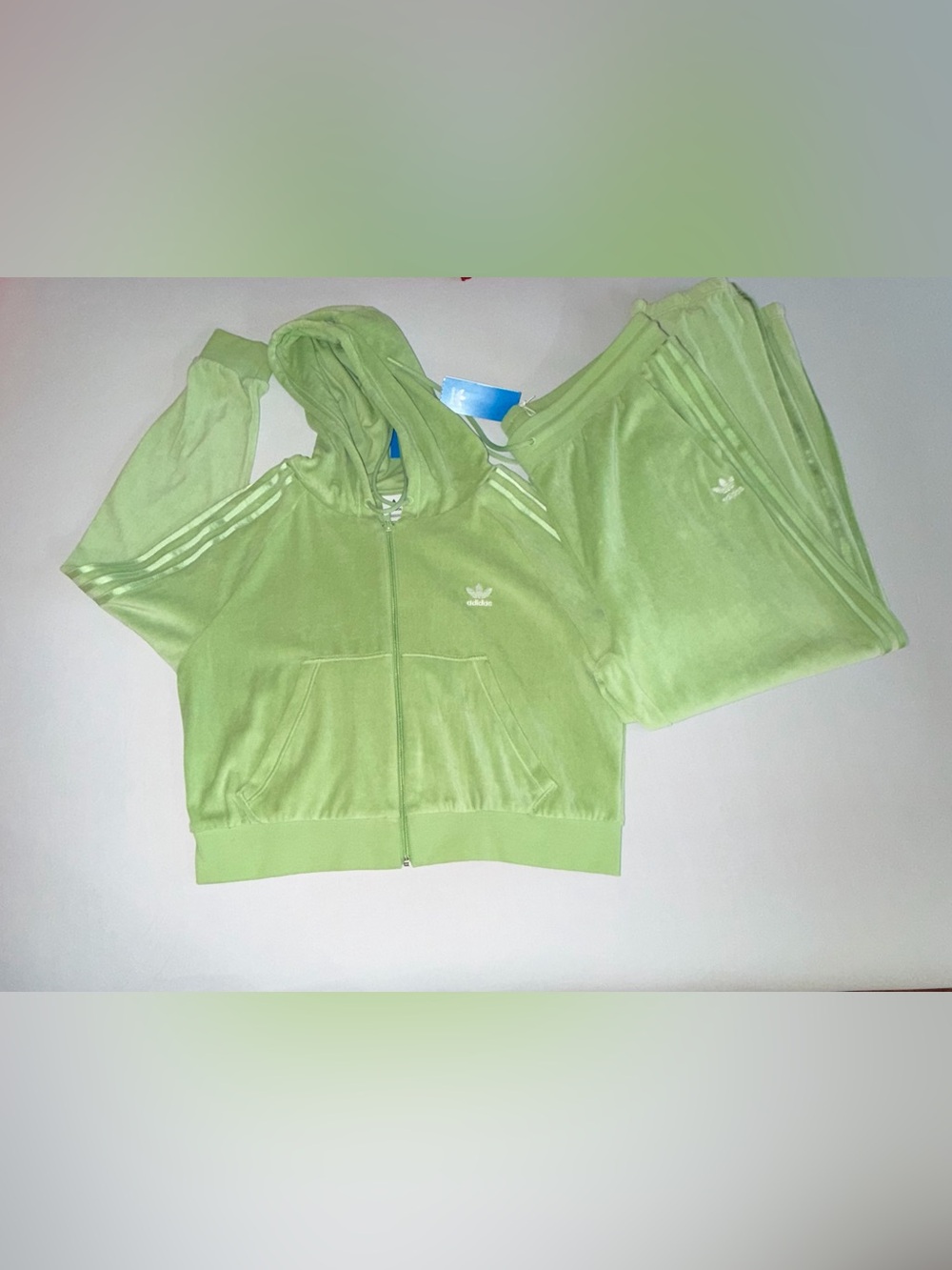 adidas Oman Crop FZ Hoodie & Jogger Set Chalk Green - Picture 5 of 16